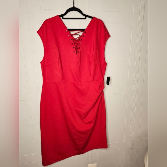 Lane Bryant 6TH & LN Plus Red Knee Length Sheath Dress  V-neck Sleeveless  22 - Picture 3 of 14
